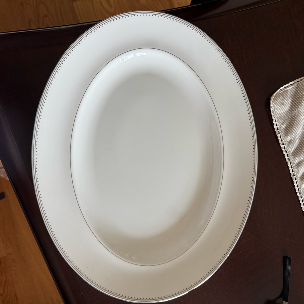 Vera Wang Wedgwood Grosgrain 14” Oval Serving Platter